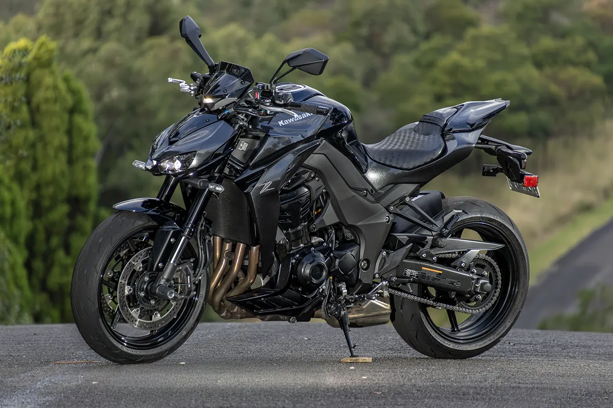 z1100