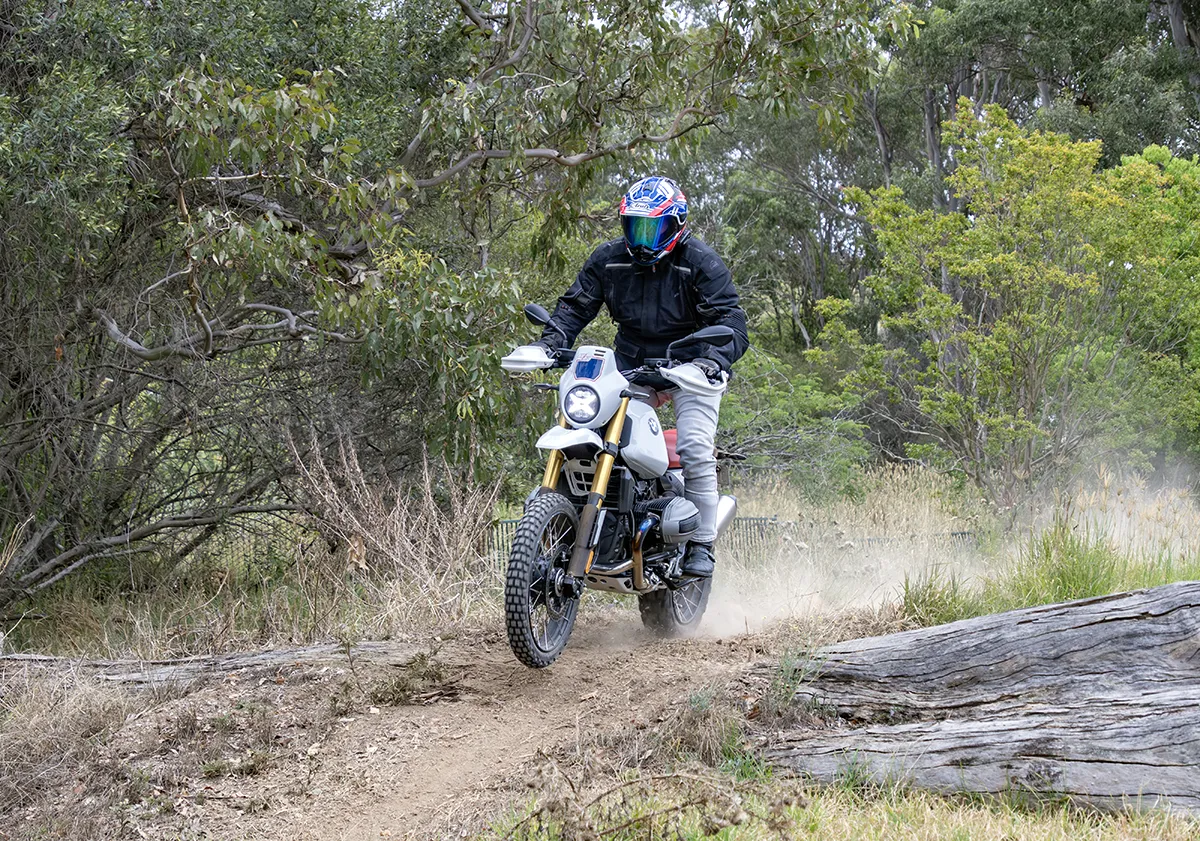R12GS_3