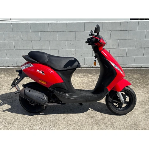 2012 PIAGGIO 50CC ZIP 50 Scooter