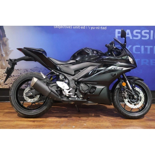 2024 Yamaha YZF-R3 Super Sport