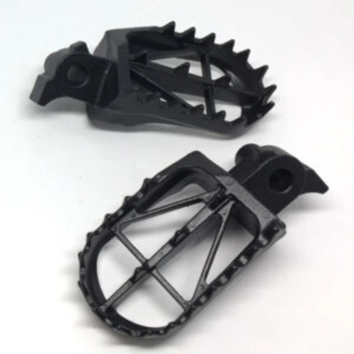 Zeta Wide/Low (-5mm) Footpegs for Yamaha YZ/WR250F/450F, YZ250FX '15, YZ125/250 '99 - Black - 57mm
