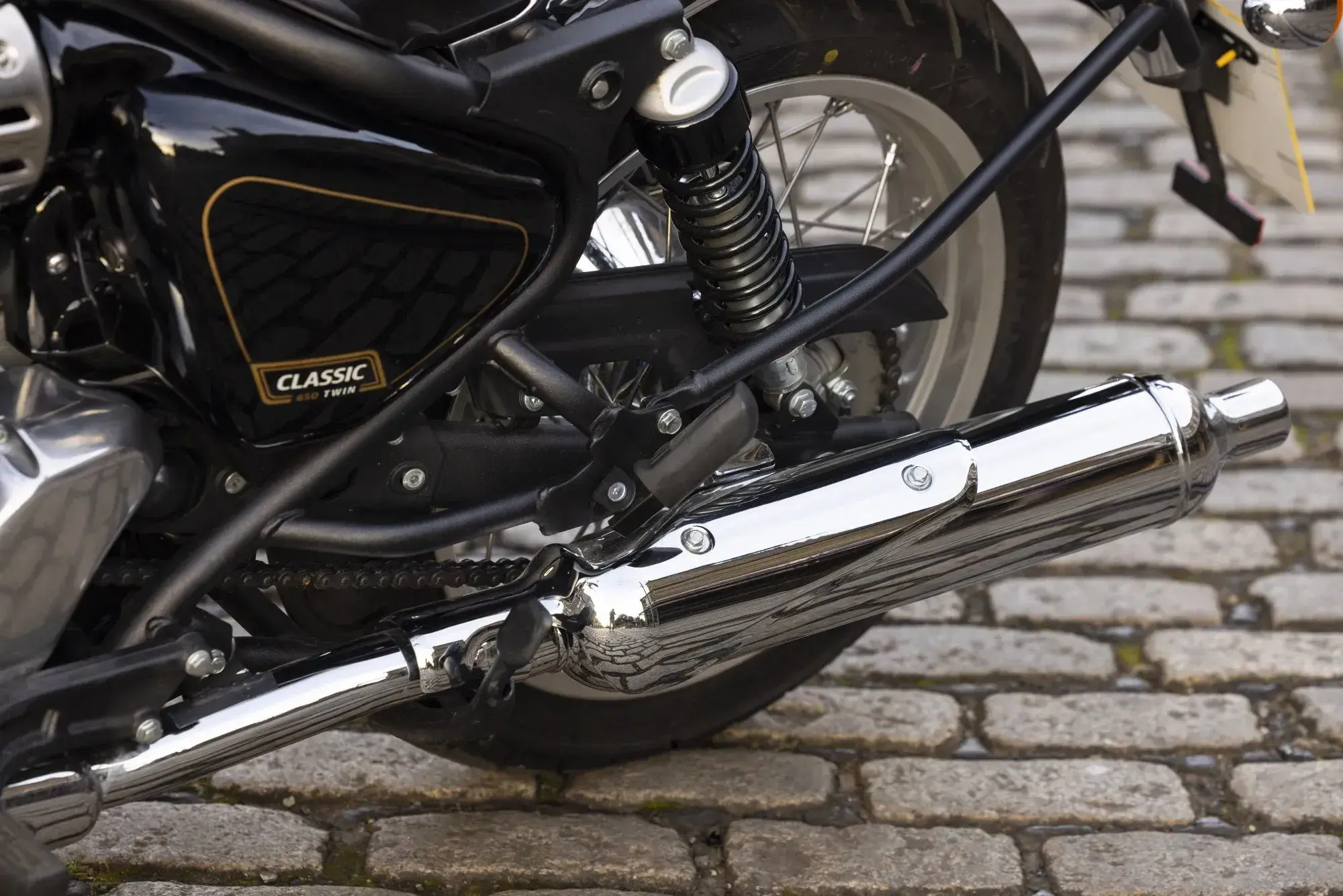POLISHED TWIN EXHAUST