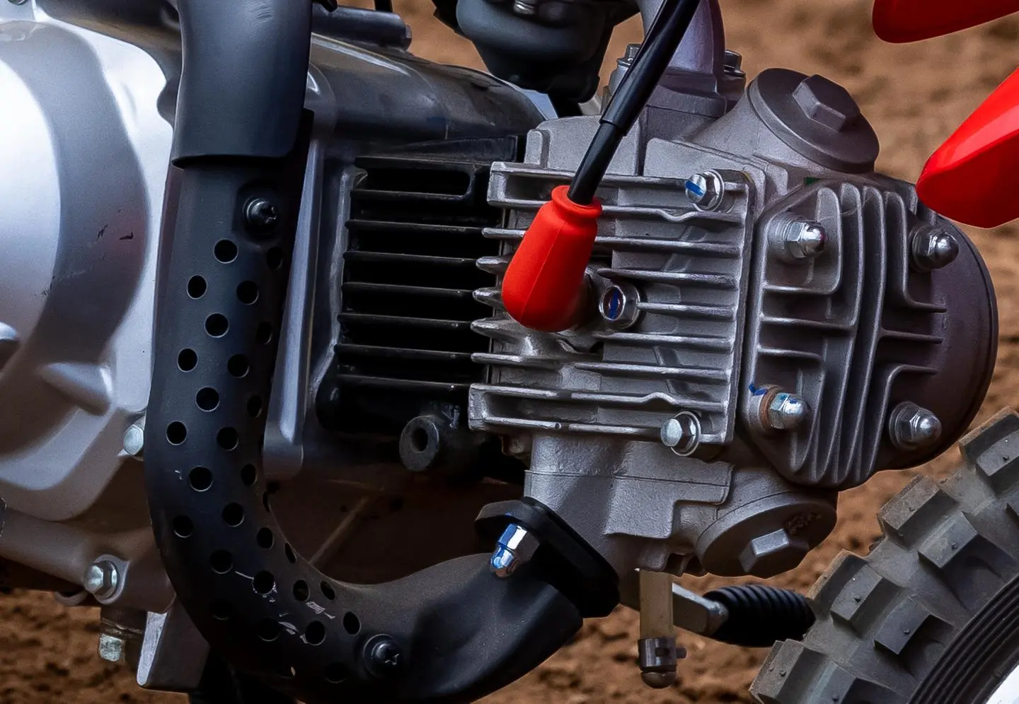 Durable low-maintenance engine