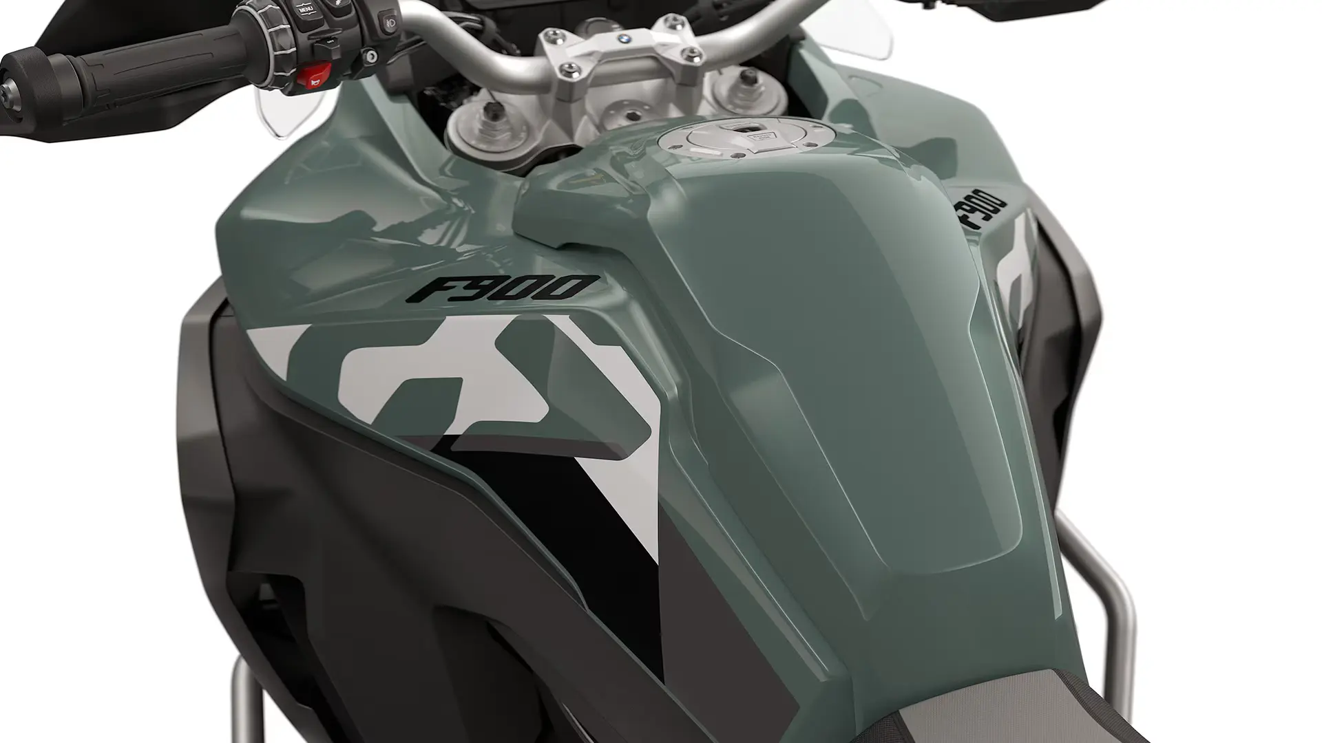 Dynamic side panel with a large 23-litre tank