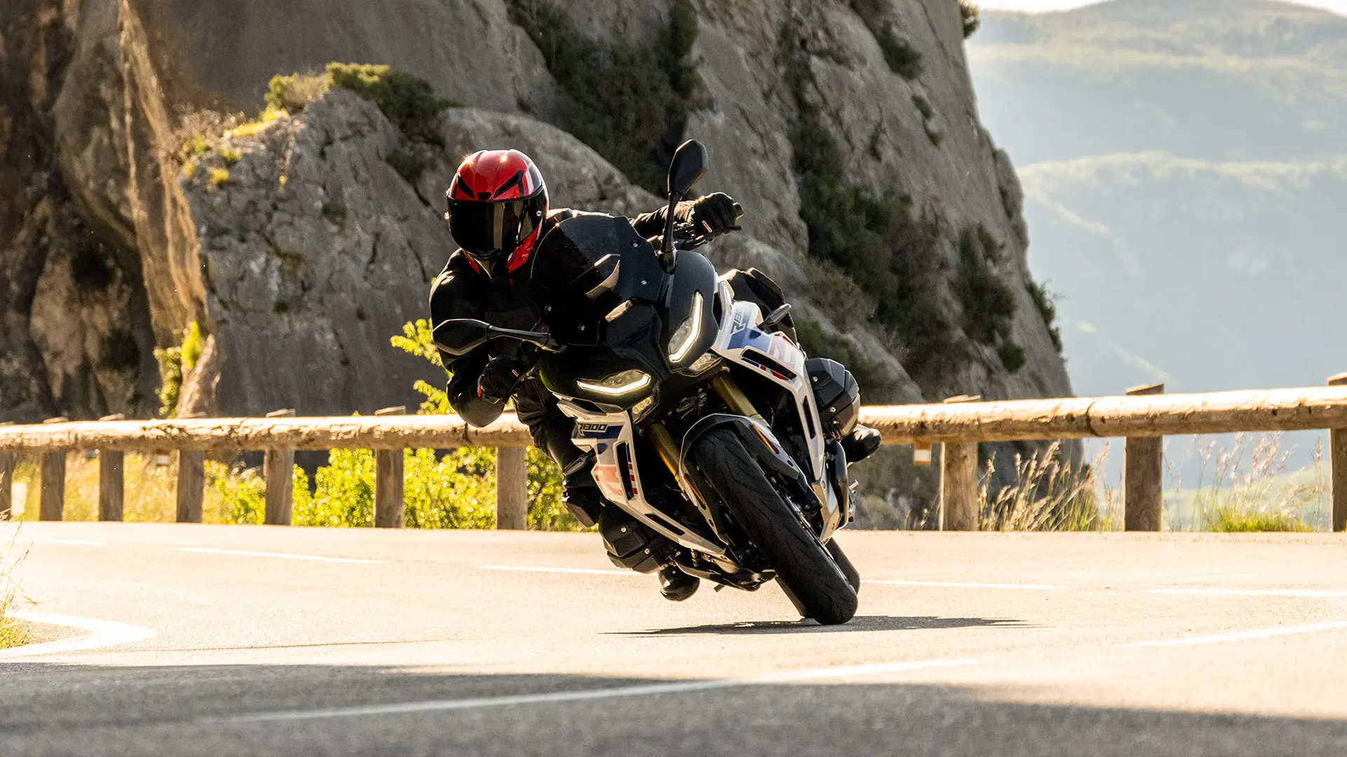 R 1300 RS