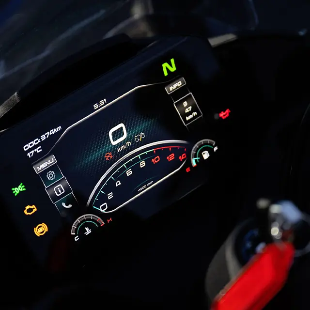 INNOVATIVE DISPLAY AND CONNECTIVITY FOR THE MODERN RIDER