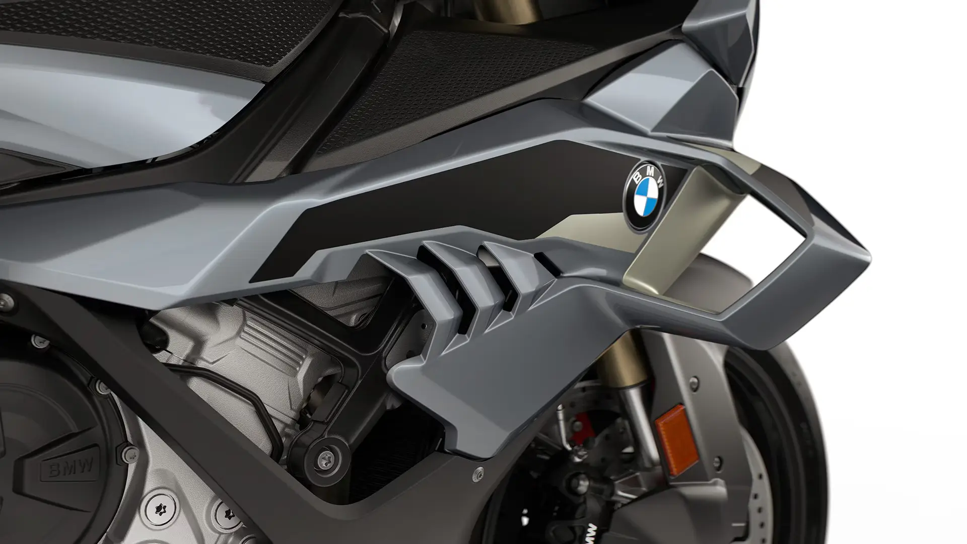 Even more efficient front and side trim panels with winglets