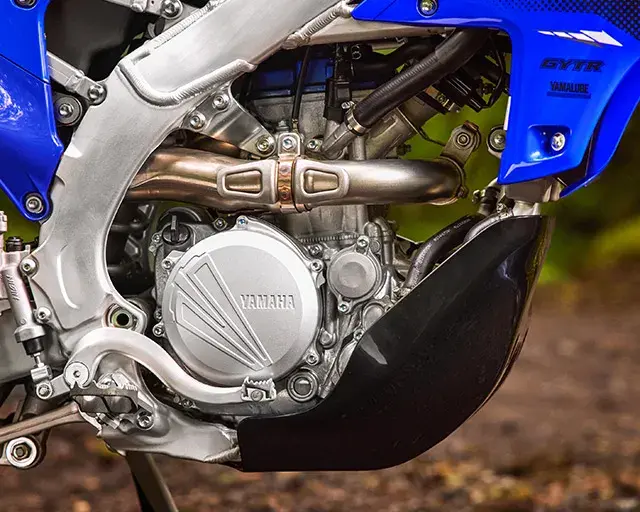 Rearward slanted engine