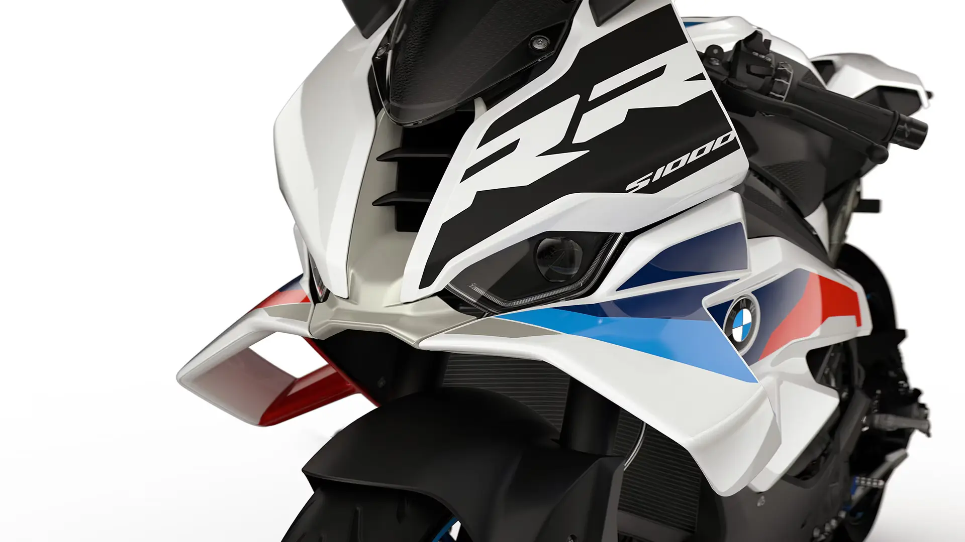 Dynamic front view and tall windscreen