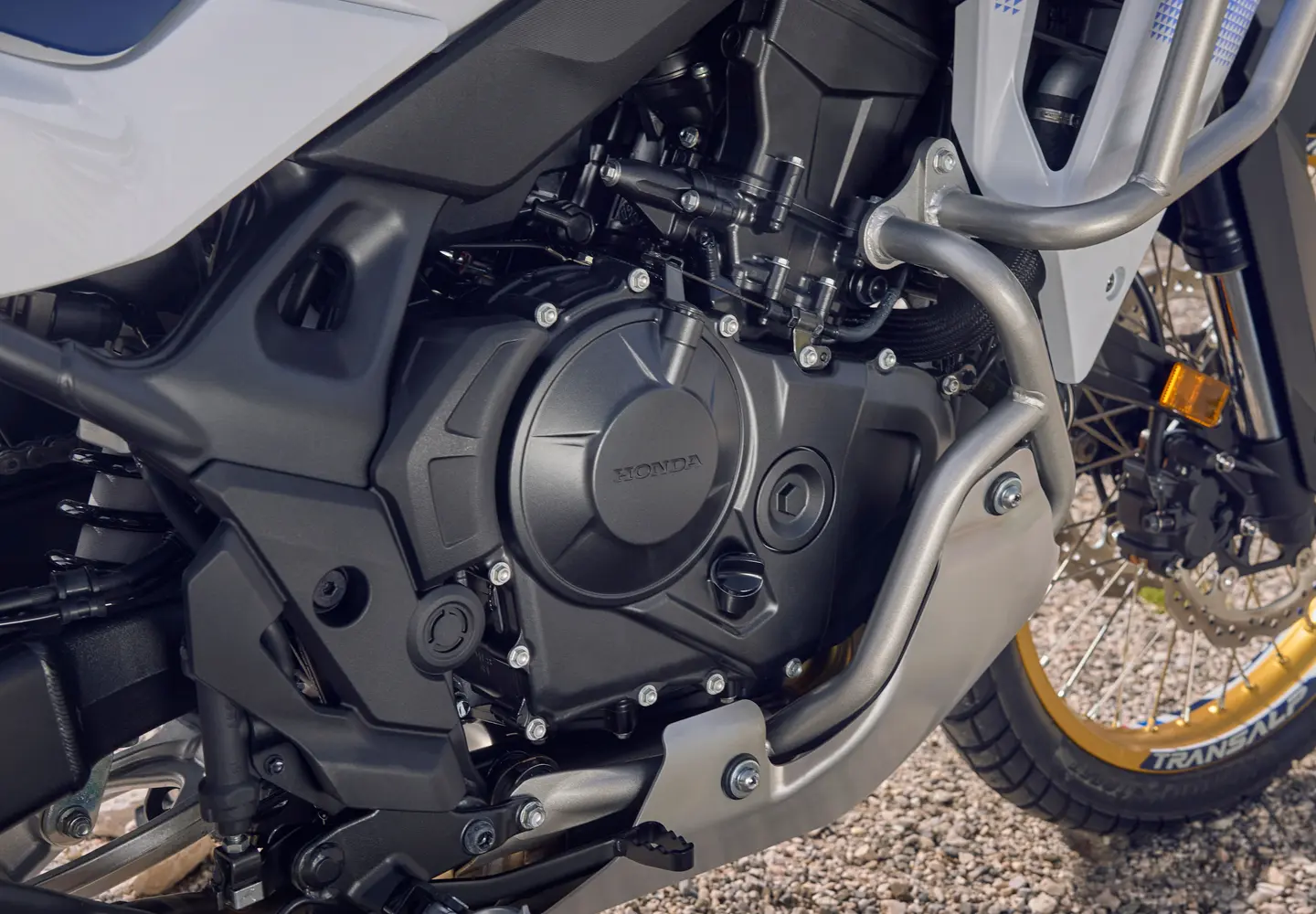 755cc Parallel Twin Cylinder Engine