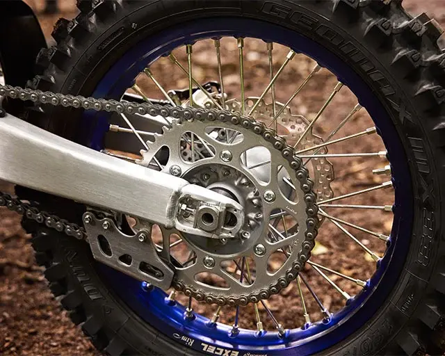 Enduro-specific wheels and tyres