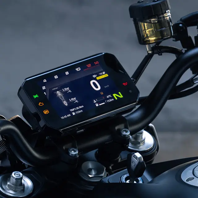 CUTTING-EDGE TECH & SMART FEATURES