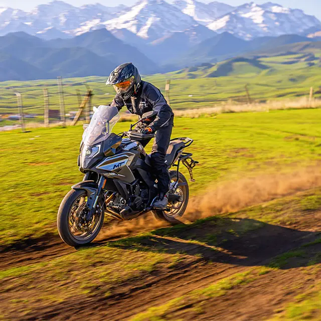 STAY CONNECTED. RIDE SMARTER