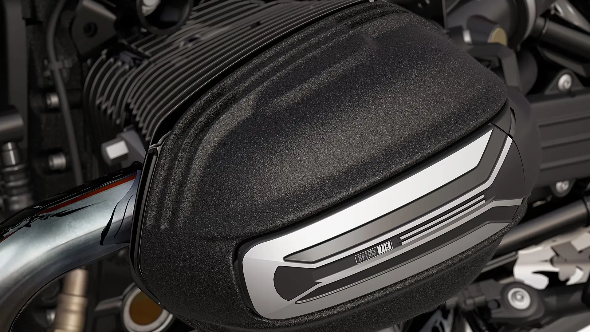 Exclusivity in detail: Billet pack