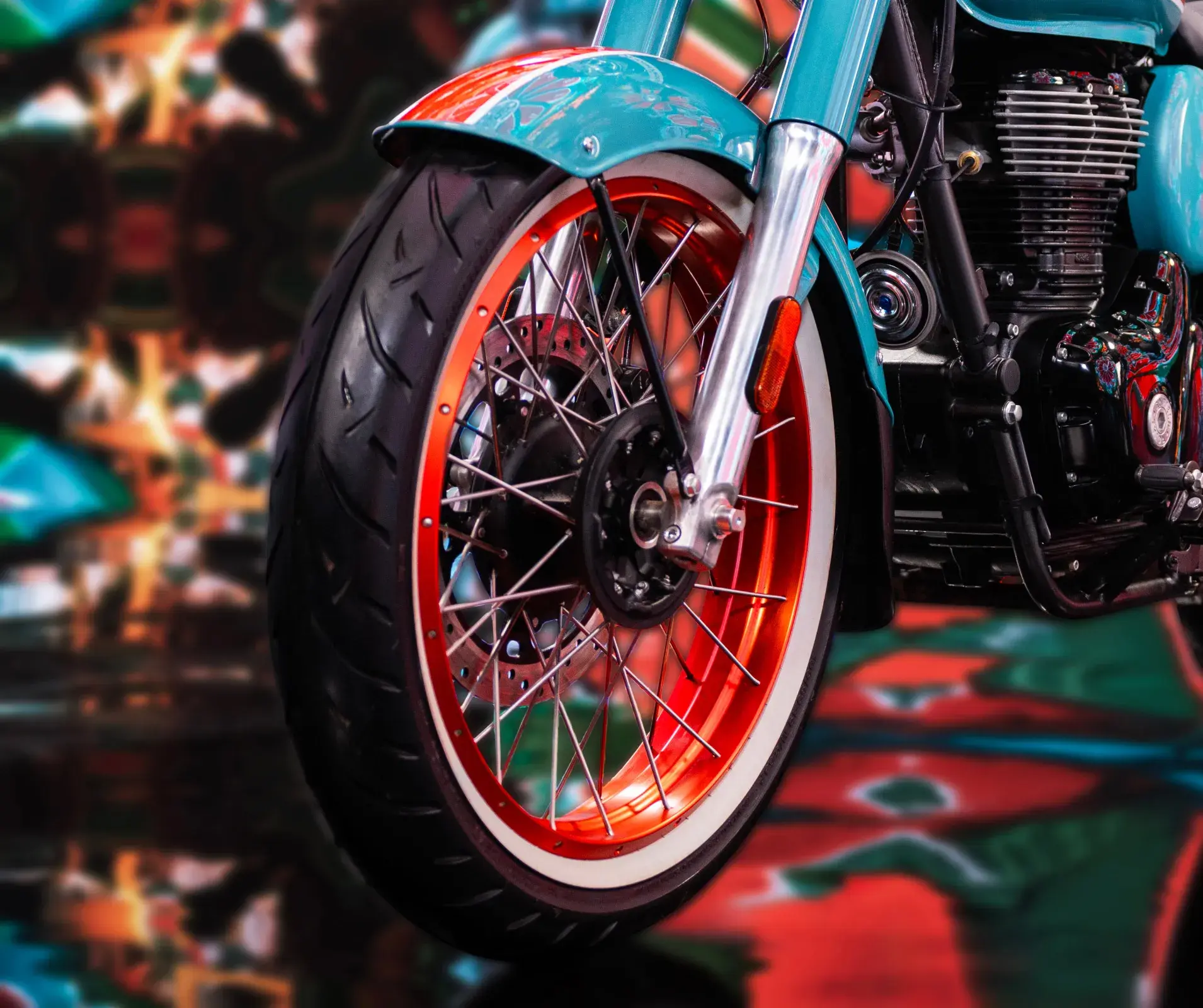EDGE-LACED ALLOY SPOKE WHEELS AND WHITEWALL TUBELESS TYRES